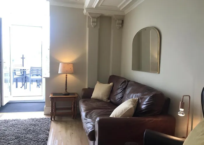 3 Bed In Oc-w957 * Whitby